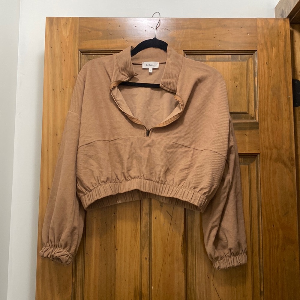 Cropped, half-zip top, size S.